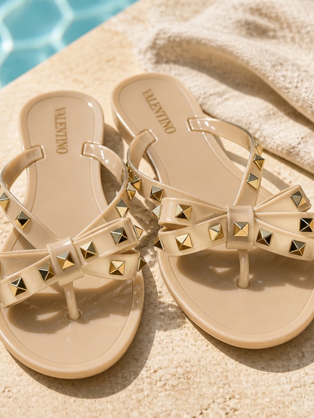 Valentino Garavani Rockstud Jelly Thong Sandals Nude/Beige 38 7.5 PLEASE READ - Picture 2 of 10